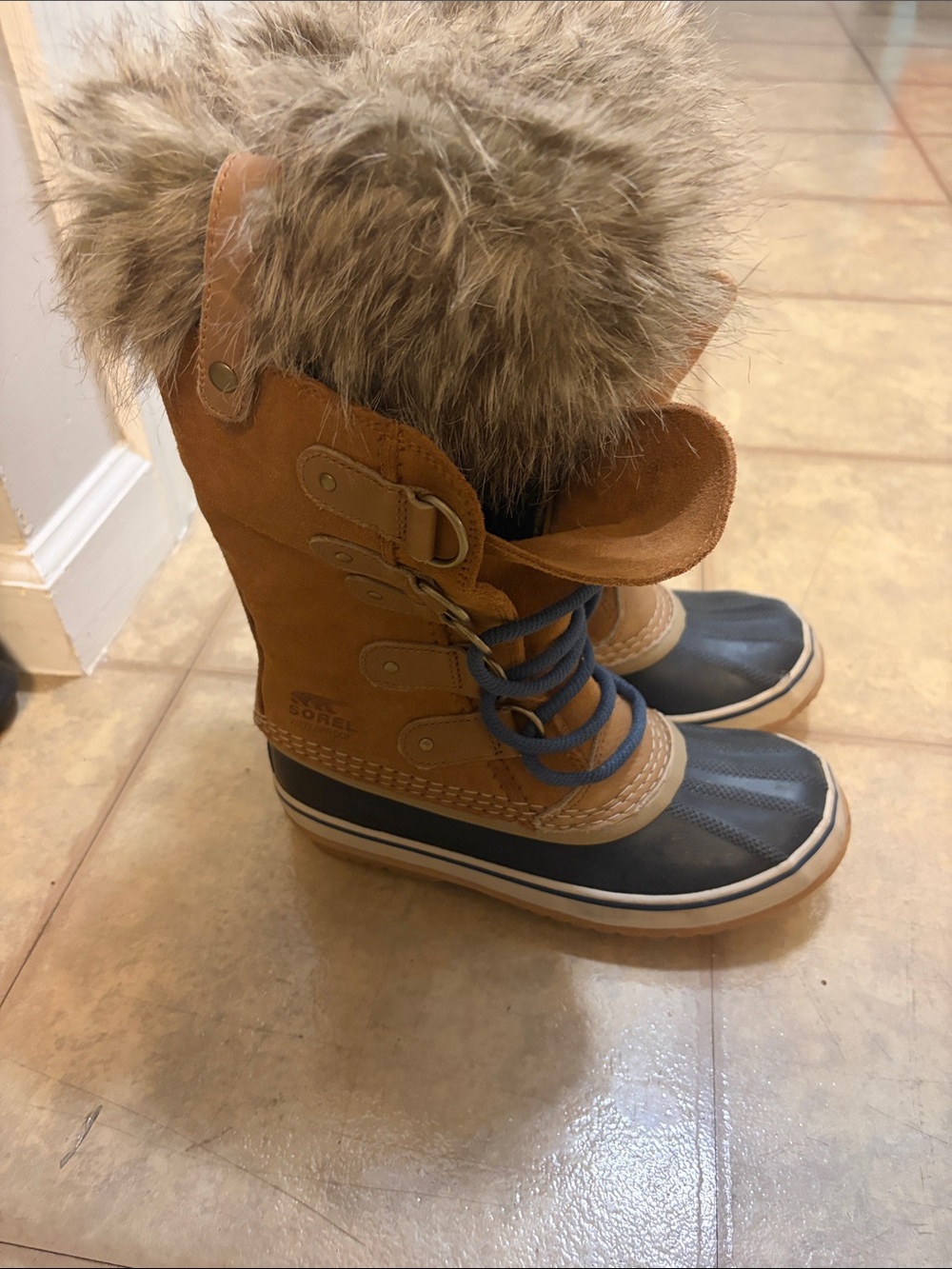 Sorel Women Brown and Black Faux-Fur Winter Boots